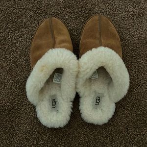 Ugg slippers 👏🏼